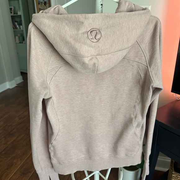 Lululemon Scuba Hoodie in Dusty Pink Rose Gold Hardware, Size 8, Fair Condition - Picture 4 of 5